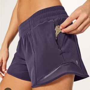 Viola lululemon hotty hot short II 4inch